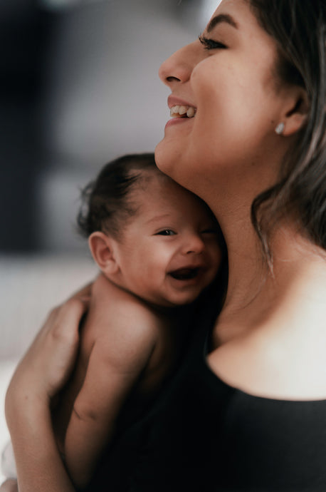 Das erste Mal schwanger: Was du beim Babytrage kaufen beachten solltest