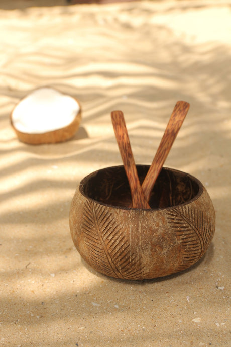 Coconut Bowls mit Löffeln